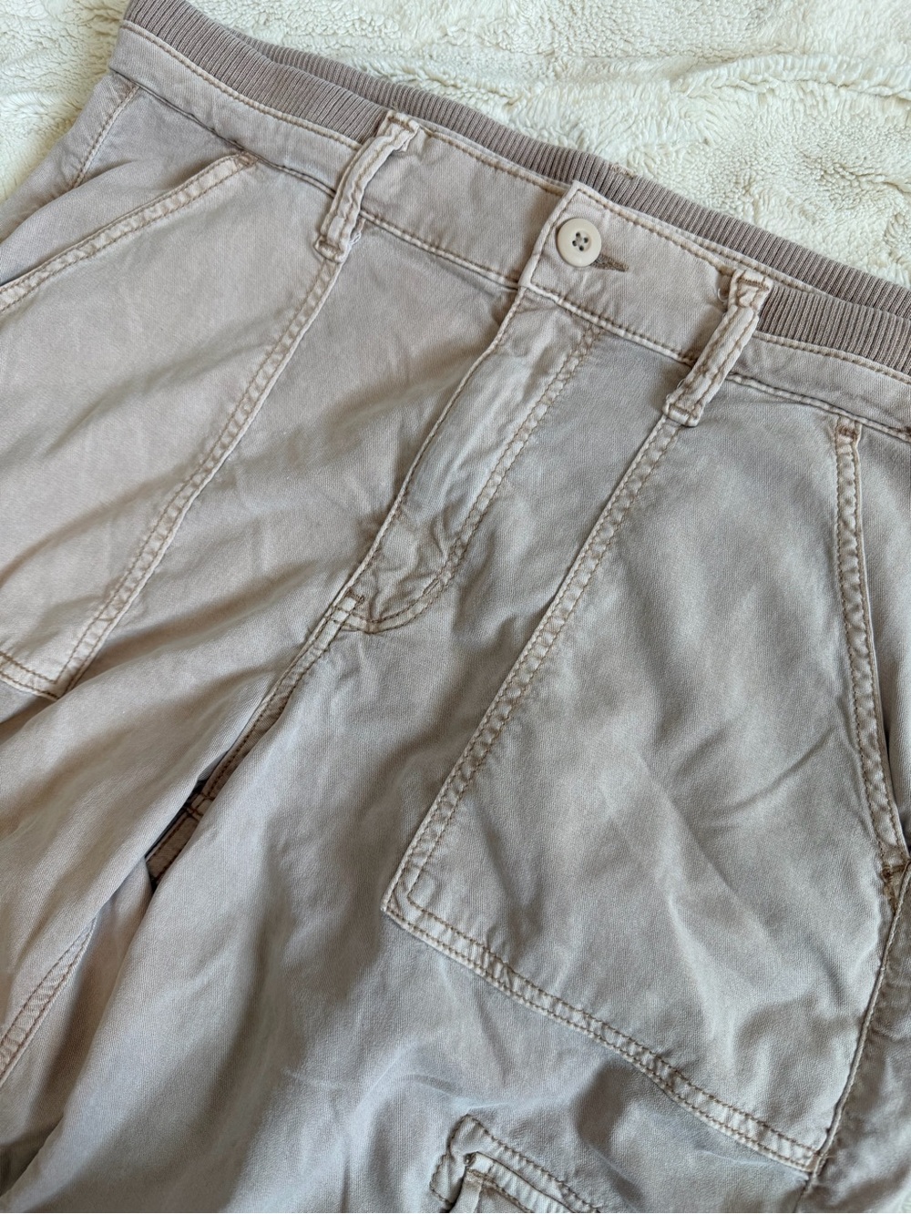 American Eagle Dreamy Drape Stretch Cargo Super High-Waisted Baggy Wide-Leg Pant - Picture 9 of 14